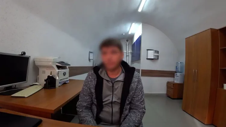 В Казани полицейские «по горячим следам» задержали курьера мошенников