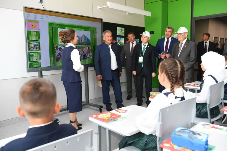 Минниханов и Шаймиев открыли Полилингвальный образовательный комплекс «Адымнар-Нижнекамск»