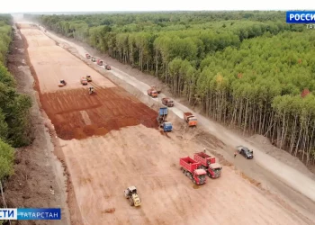 Минниханов посетил обновленное общежитие КГАУ