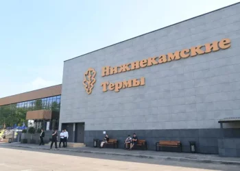 Минниханов осмотрел обновленный центр здоровья и отдыха «Термы» в Нижнекамске