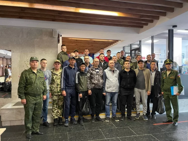 В Челнах проводили первых мобилизованных граждан