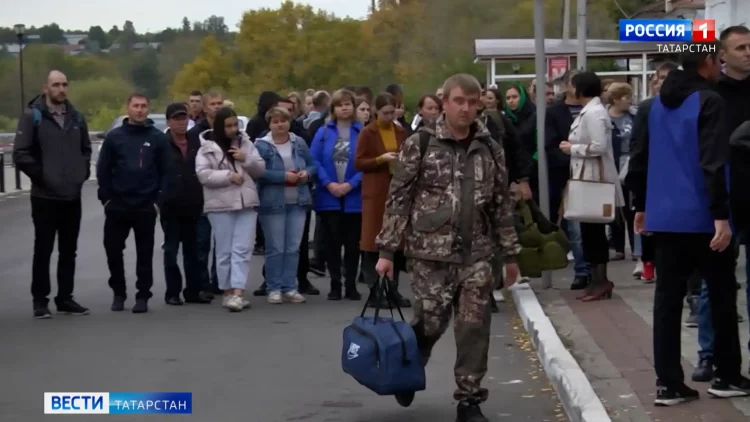 Рустам Минниханов посетил пункты пребывания мобилизованных и пообщался с татарстанцами
