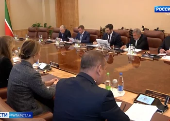 Минниханов встретился с руководством АНО «Инновационный инжиниринговый центр»