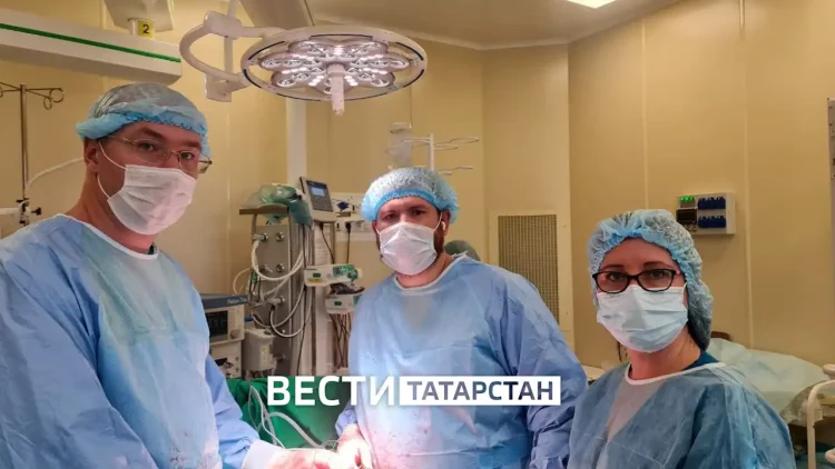 Челнинские онкологи удалили 54-летней женщине гигантскую опухоль весом в 10 кг