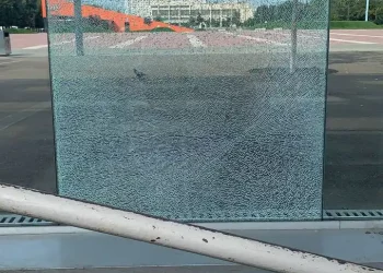 В Челнах молодые люди устроили стрельбу возле мэрии