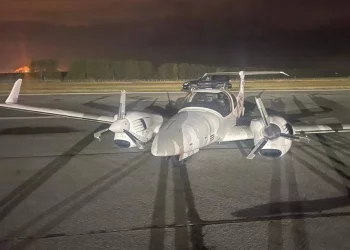 Легкомоторный самолет совершил жесткую посадку в аэропорту Бегишево