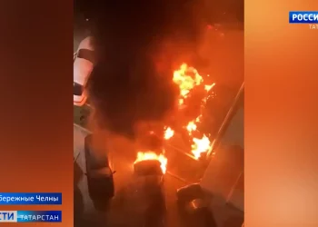 «Парня этого видели»: в Челнах расследуют массовый поджог автомобилей