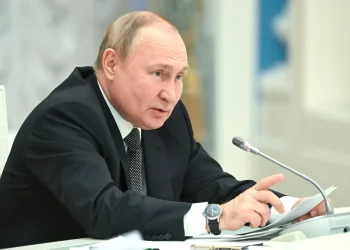 Путин призвал не допустить «забюрокрачивания» развития молодежного движения