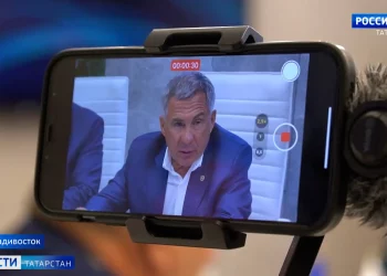 Рустам Минниханов объявил о планах производства 20 самолетов Ту-214 в год