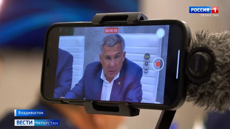 Рустам Минниханов объявил о планах производства 20 самолетов Ту-214 в год