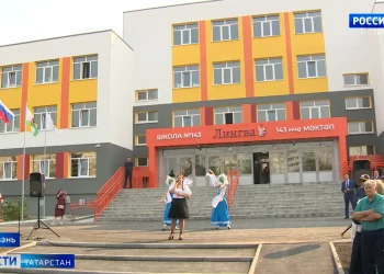 «30 лет ждала этого ремонта»: в Казани открыли обновленную школу №143