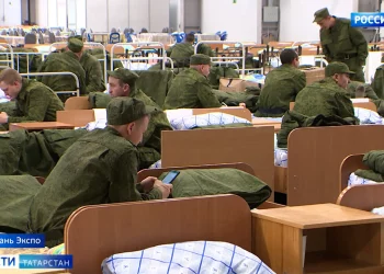 Рустам Минниханов посетил пункты пребывания мобилизованных и пообщался с татарстанцами