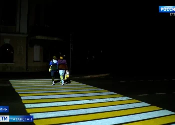 В Казани появились проекционные пешеходные переходы