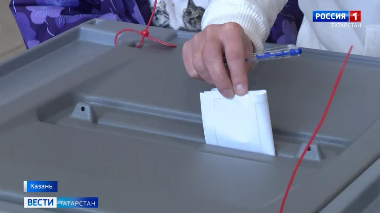 «Это наше будущее»: как в Казани проходит заключительный день референдумов о вступлении в состав России