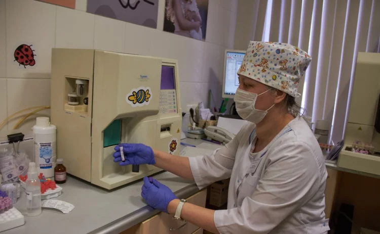 Врач рассказал, как без лекарств снять приступ астмы