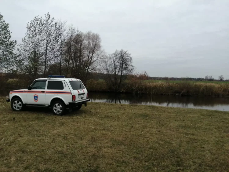 Полицейские выясняют личность мужчины, тело которого обнаружили в реке