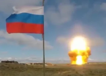 Космические шпионы станут законными целями для ВКС России