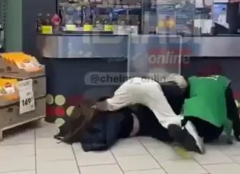 В Челнах подростки устроили драку с продавщицей супермаркета