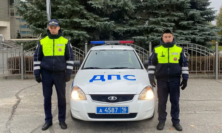 В Казани автоинспекторы помогли беременной женщине, у которой начались роды в дороге