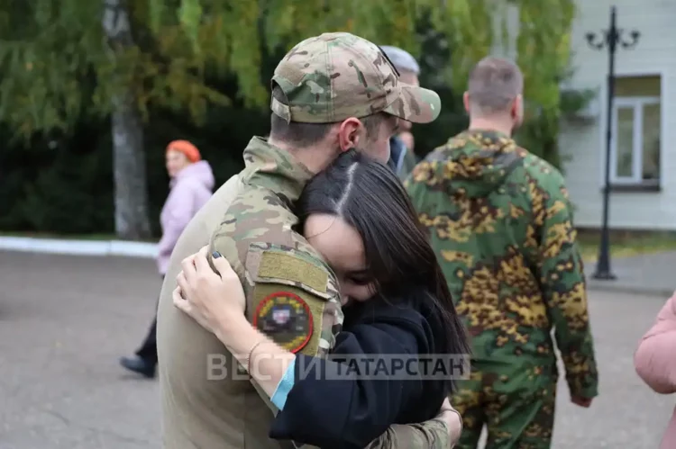 «Татарстан гордится вами»: в Казани встретили росгвардейцев, вернувшихся из зоны спецоперации на Украине
