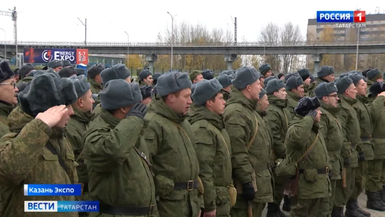 Из Казани отправили первый эшелон мобилизованных
