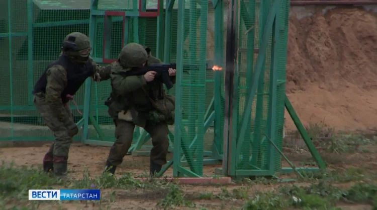 Кредитные каникулы и трудовые гарантии: Владимир Путин подписал законы по поддержке мобилизованных