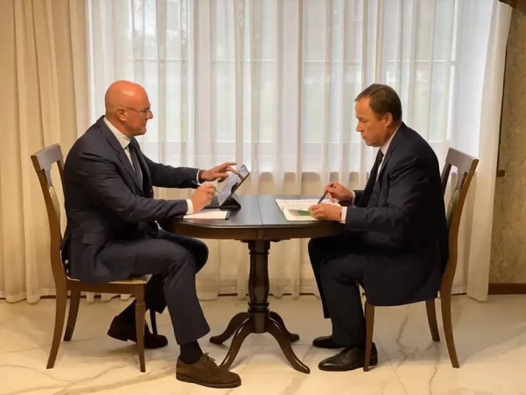 Чернышенко и Комаров обсудили меры поддержки мобилизованных граждан из Поволжья и их семей