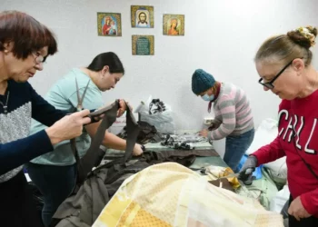 Челнинские женщины сшили бойцам татарстанских батальонов походные коврики