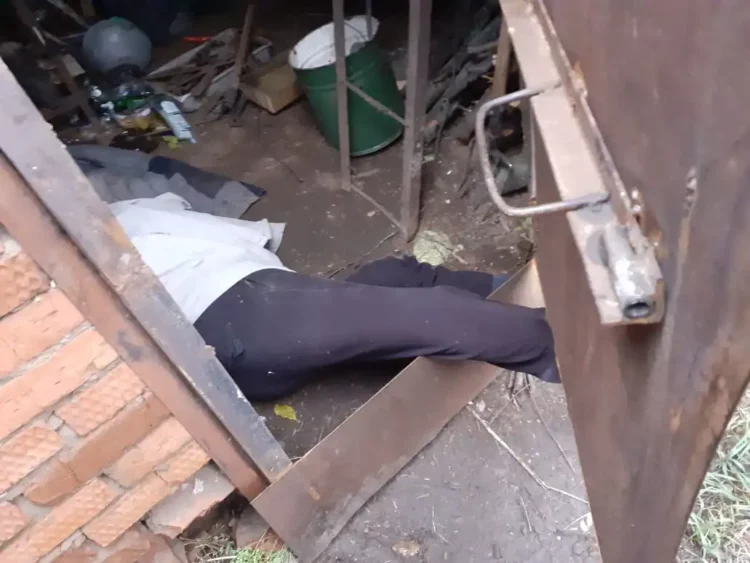 В Нижнекамском районе помощь спасателей понадобилась застрявшему в гараже мужчине