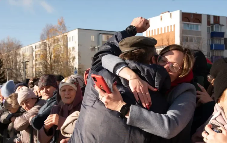 Рустам Минниханов поручил главам районов дойти до каждой семьи мобилизованных