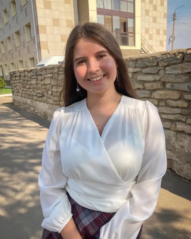 Студентка из Татарстана записала песню, посвященную батальонам «Алга» и «Тимер»