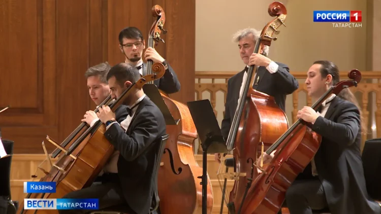 В Казани внедорожник сбил женщину на зебре