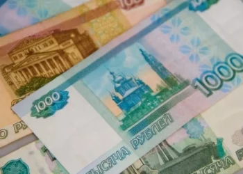 Стало известно, сколько потерял Mercedes-Benz после ухода из российского рынка