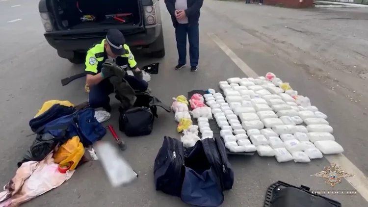 В Челнах задержали наркокурьера с 54 кг мефедрона