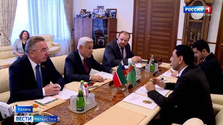 Мухаметшин встретился с Генеральным консулом Туркменистана в Казани