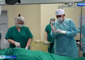 В Казани хирурги удалили пациентке огромную опухоль матки по методике японского хирурга