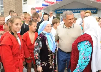 Минниханов поздравил татарстанцев с Международным днем пожилых людей