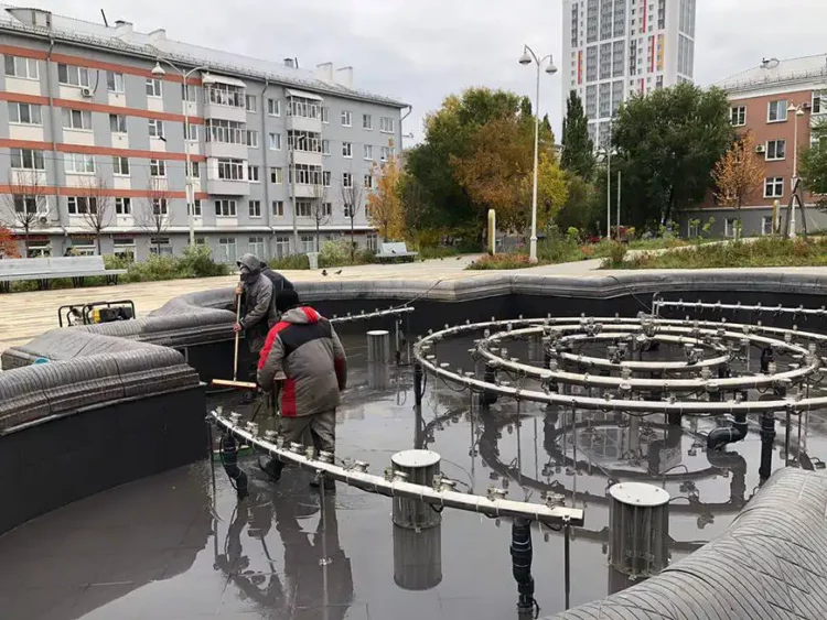 В Казани начали консервировать фонтаны на зиму