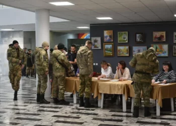 «Город надеется на вас»: в Челнах проводили мобилизованных граждан