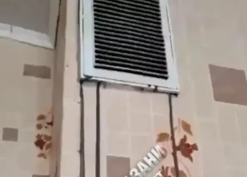 В Казани в квартире из вентиляции вытек цемент