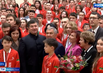 Минниханов молодым профессионалам: «Только вместе мы сможем справиться с новыми вызовами»