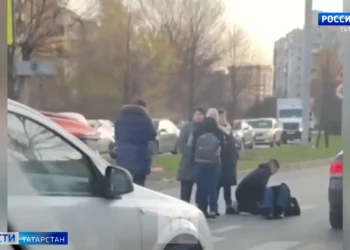 В Казани внедорожник сбил женщину на зебре
