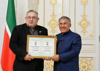 Минниханов наградил генпродюсера «Созвездия» за вклад в развитие гражданского общества