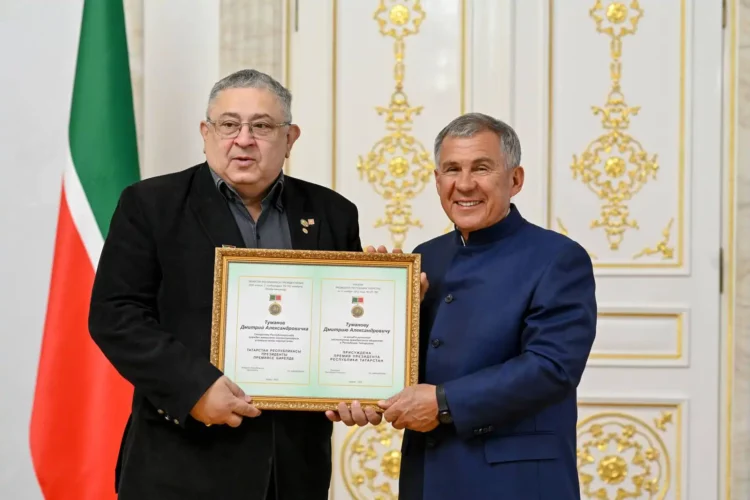 Минниханов наградил генпродюсера «Созвездия» за вклад в развитие гражданского общества