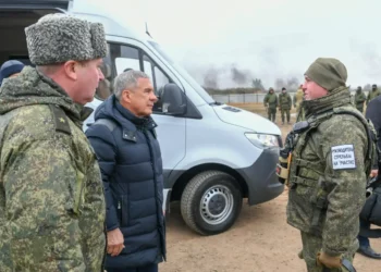 Минниханов посетил танковый полигон и палаточный лагерь мобилизованных