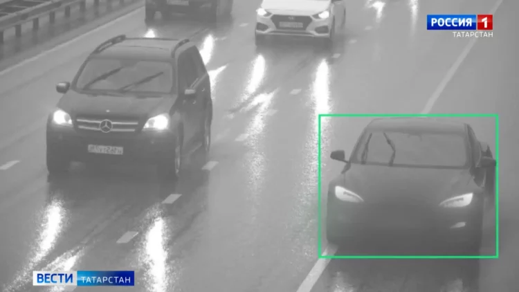 Чудом остались живы: в казанском поселке Юдино пожилой водитель сбил женщину с ребенком