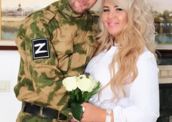 Мобилизованные в военной форме приехали из Казани в Челны на бракосочетание