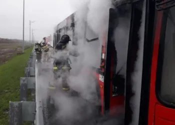 На выезде из Казани вновь загорелся автобус