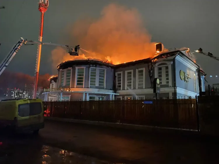 Прокуратура Казани начала проверку по факту пожара в ресторане «Михайловская усадьба»