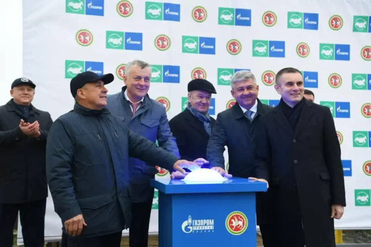 Минниханов вместе с руководством «Газпром межрегионгаз» запустил газопровод в Зеленодольском районе